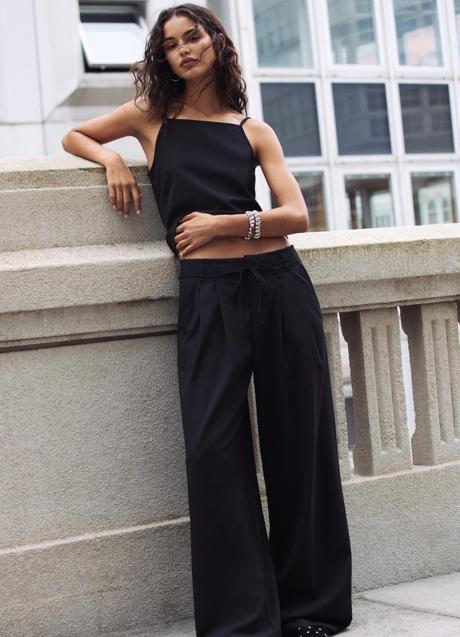 Imagen - Pantalones negros de Pull & Bear (29,99 euros)