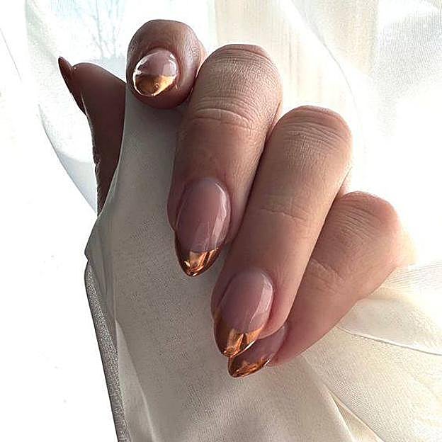 Copper nails versión manicura francesa