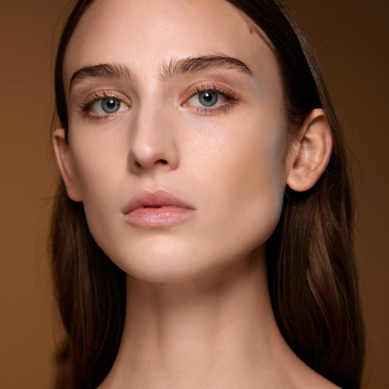 Modelo con piel lisa y firme