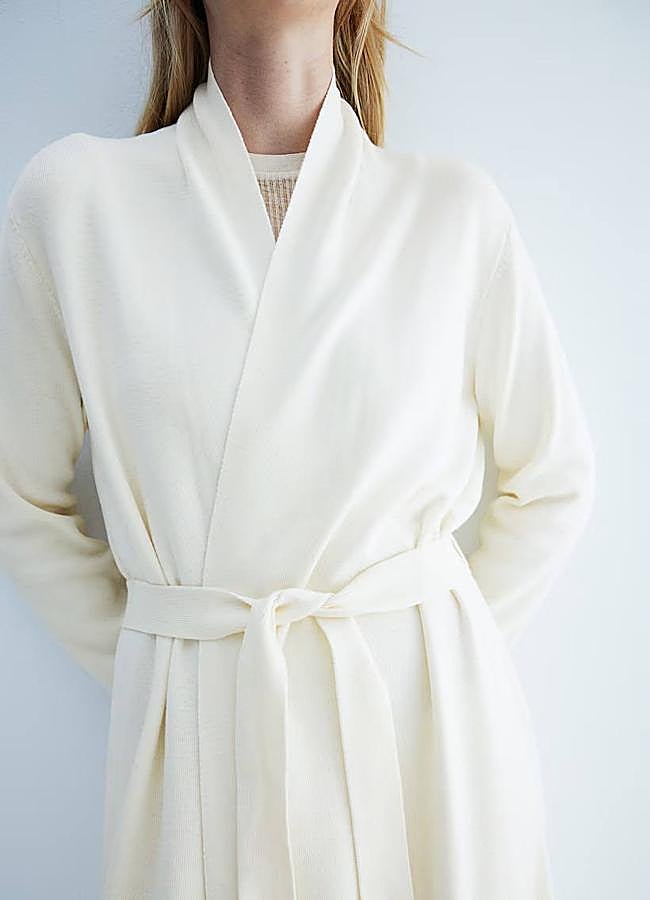 Imagen - Chaqueta larga de punto suave con cinturón