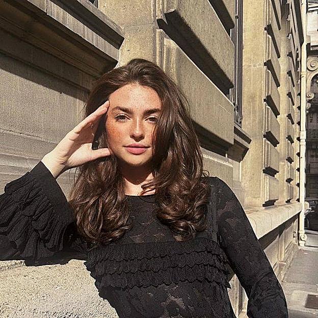 Champús con carbón para raíces grasas, el secreto para que el pelo te dure mucho más tiempo limpio