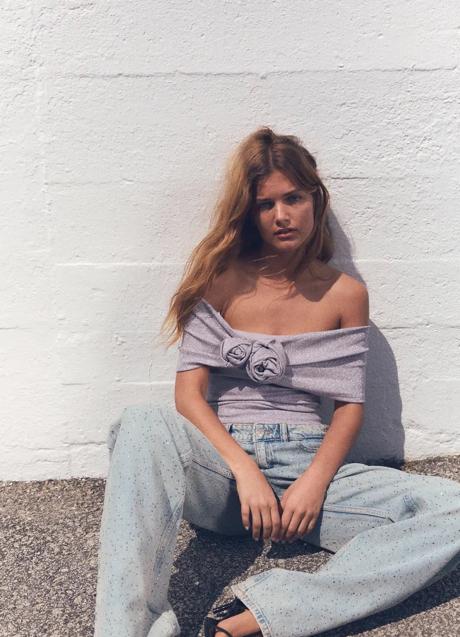 Imagen - Top con los hombros descubiertos de Zara (22,99 euros)