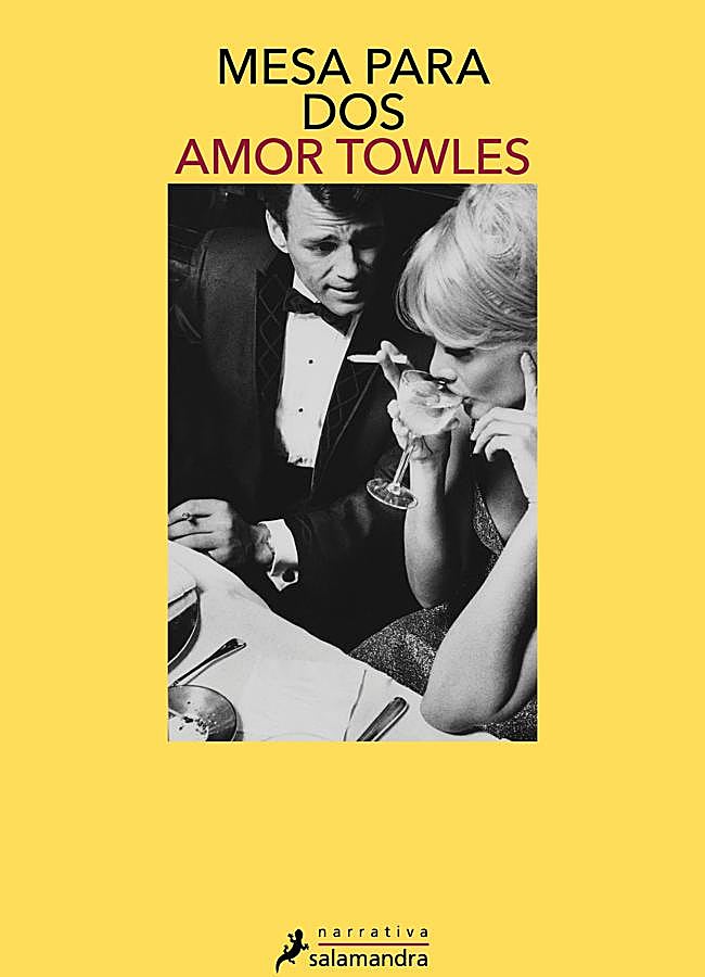 Imagen - Portada de Mesa para dos, el nuevo libro de Amor Towles que ya podemos encontrar en las librerías españolas. / Salamandra