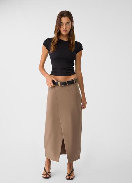 Imagen - Falda cruzada de Stradivarius (25,99 euros)