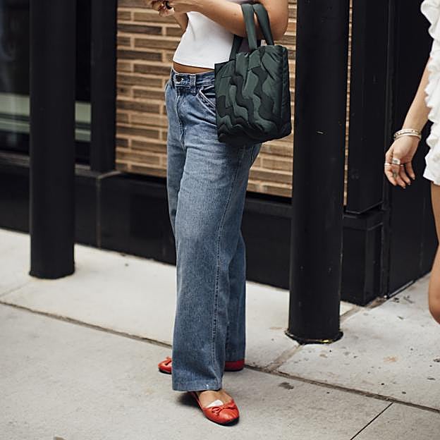 Las bailarinas de Hipercor que debes comprar esta temporada para lucir con vaqueros