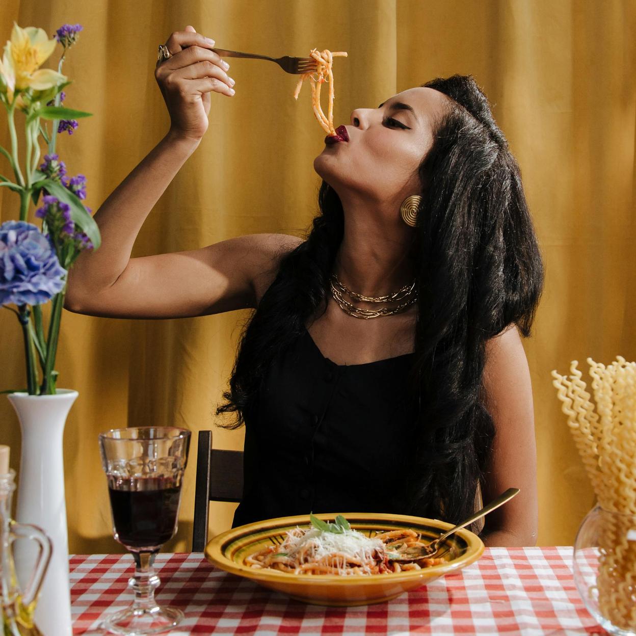 Una dieta antiinflamatoria te permitirá tener un vientre plano. 