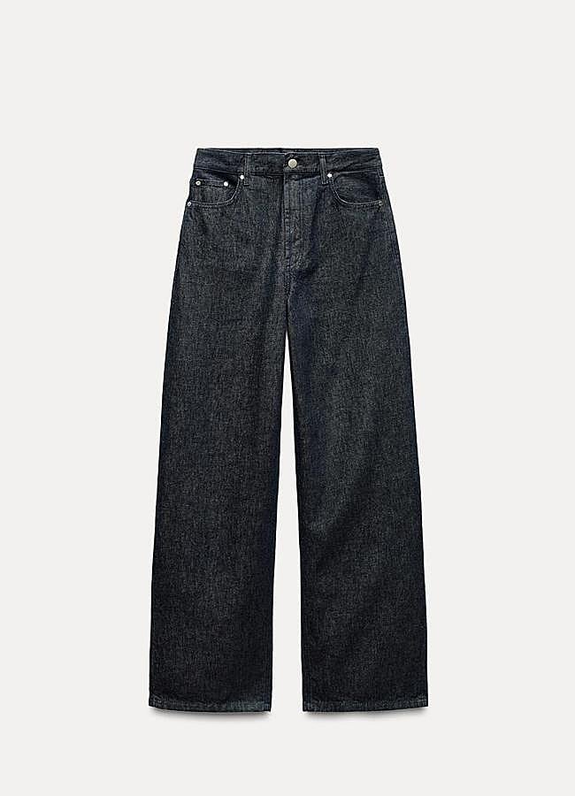 Imagen - Pantalón vaquero estilo wide leg de Zara. Foto: Zara.