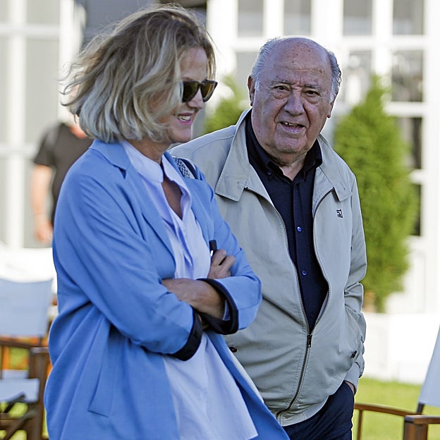 Amancio Ortega y Flora Pérez en Casas Novas. 