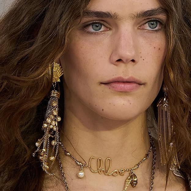 Joyas boho: así serán los complementos que acompañen tus looks de otoño