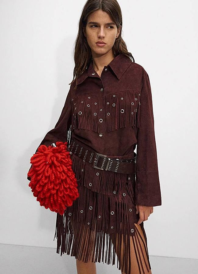 Imagen - Chaqueta de piel burdeos con flecos y tachas