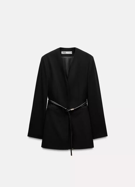Imagen - Americana negra de Zara (69,95 euros)