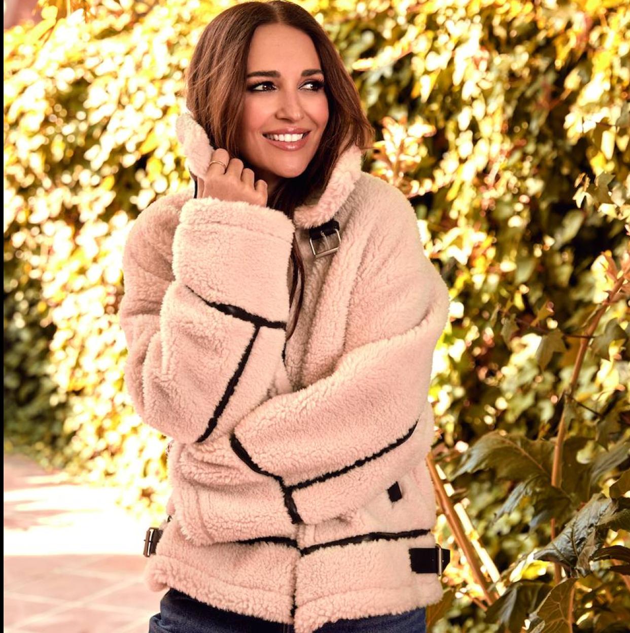 Este abrigo de borreguito de la nueva colección de Paula Echevarría por Primark cuesta 40 euros.