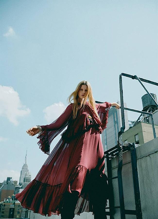 Imagen - Vestido amplio en tejido vaporoso con volantes