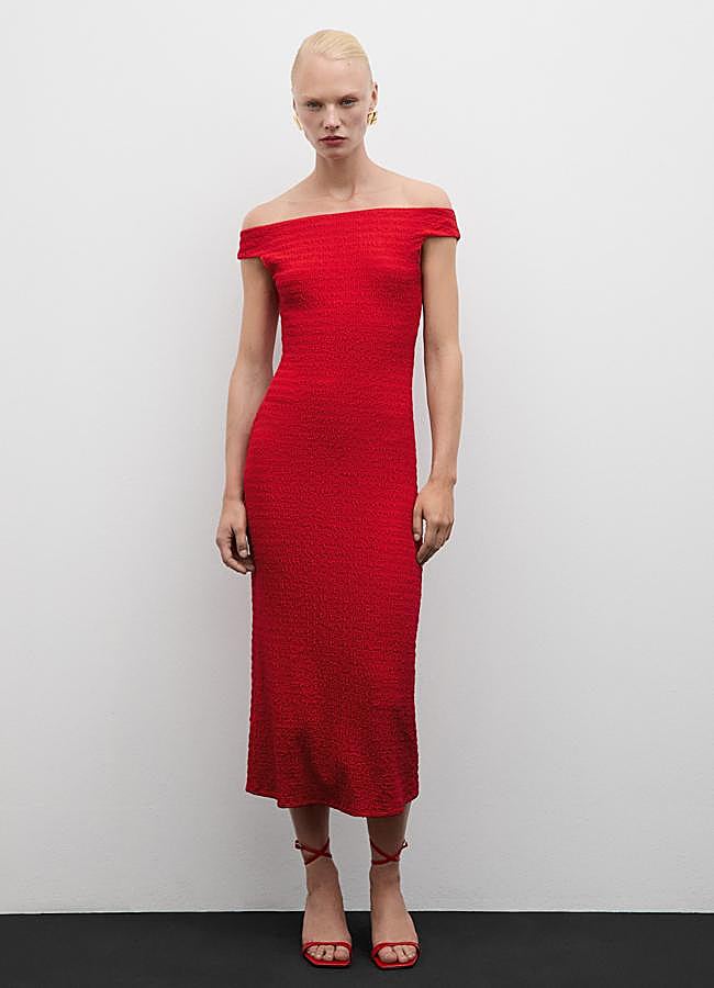 Imagen - Vestido largo con textura de Mango (17,99 euros).