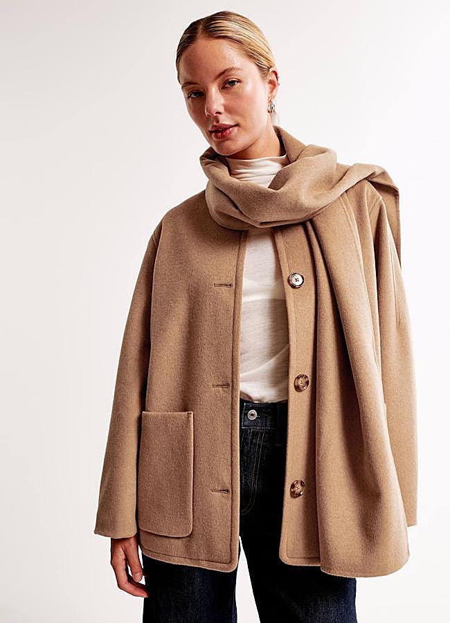 Imagen - Abrigo camel con bufanda