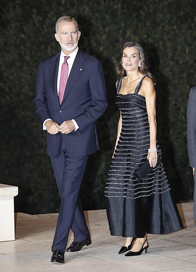 Imagen - La reina Letizia estrenó un vestido de Carolina Herrera. / LIMITED PICTURES