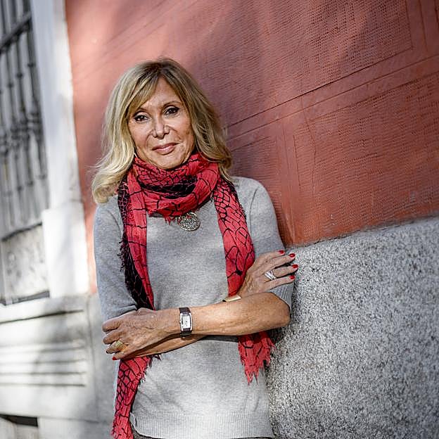 La escritora y periodista Pilar Eyre, autora de 'Ena', que ahora se reedita con motivo del estreno de la serie. 