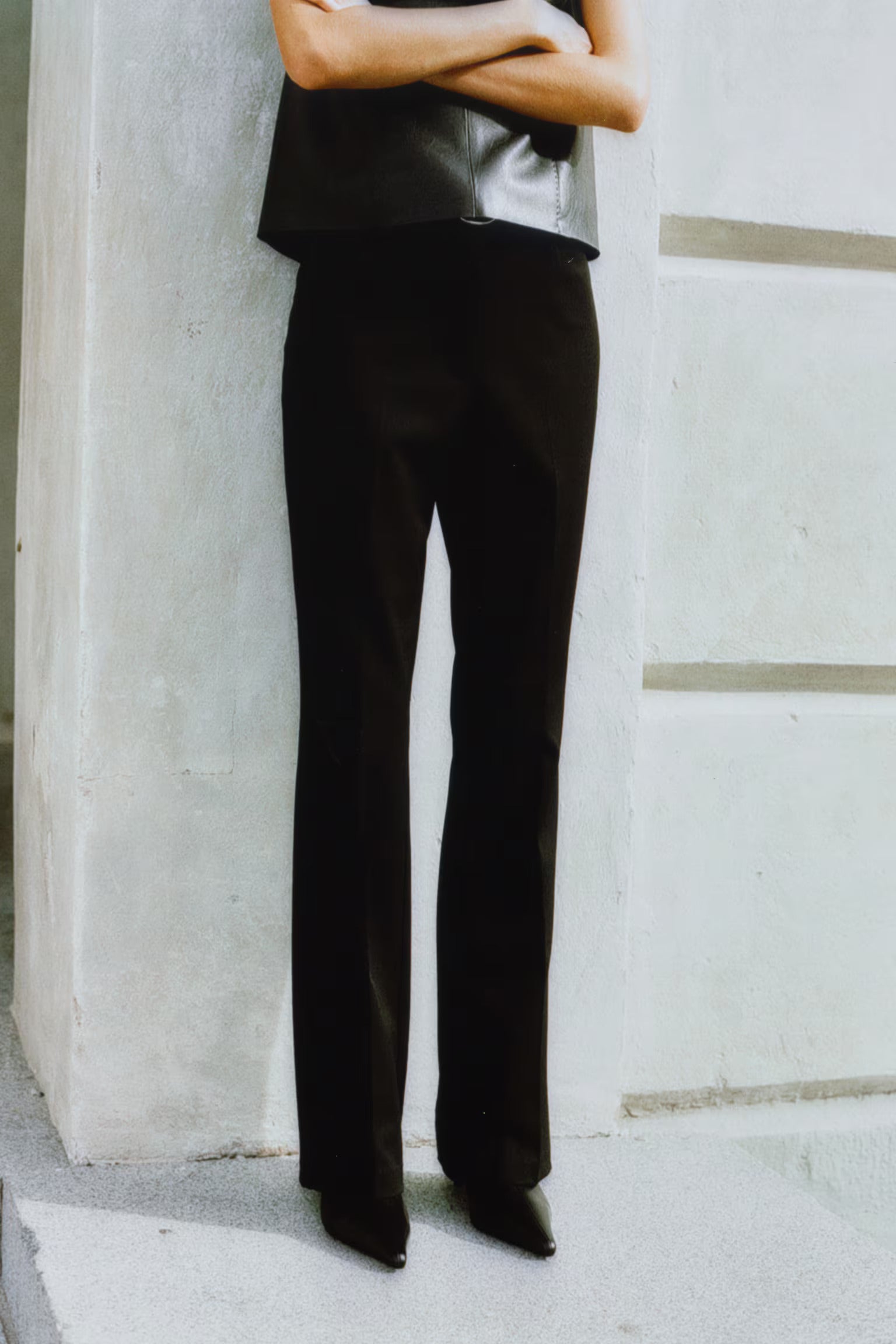 Imagen - Pantalón con abertura en el bajo de H&M.