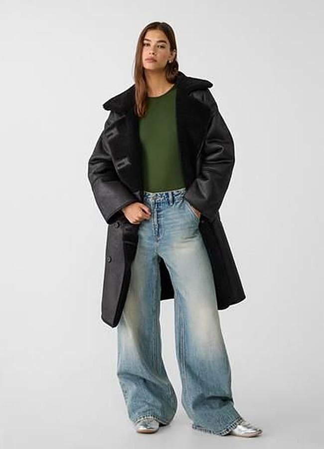 Imagen - Abrigo de doble faz cruzado en color negro