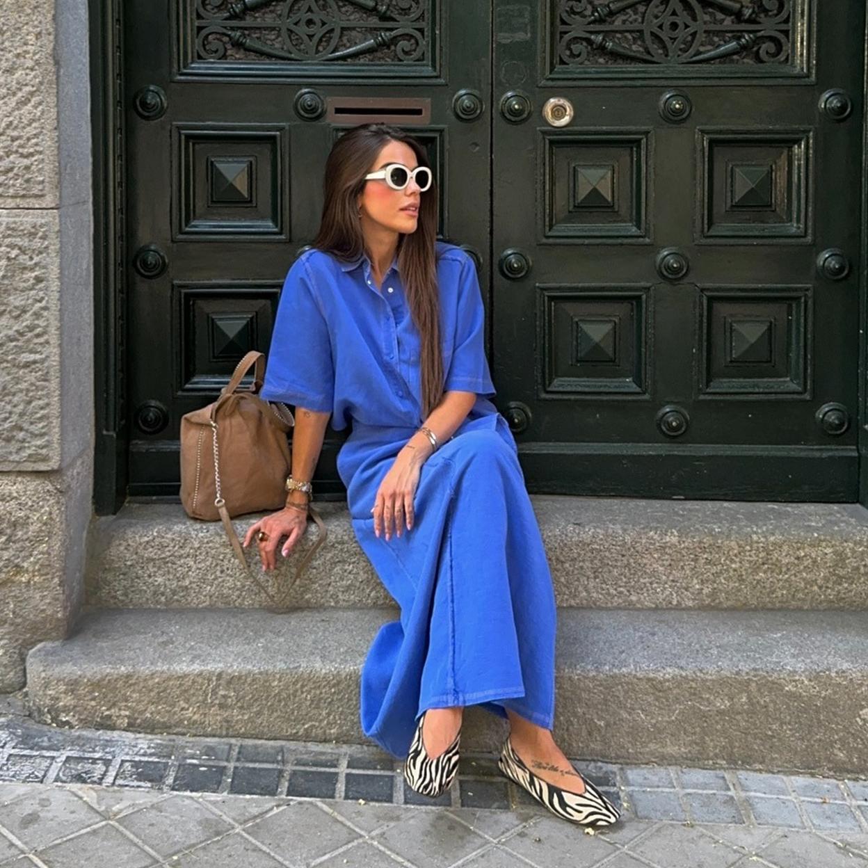 Violeta Magriñán con unas bailarinas de cebra de Parfois.