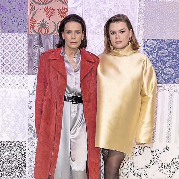 Camille junto a su madre, la princesa Estefanía. 