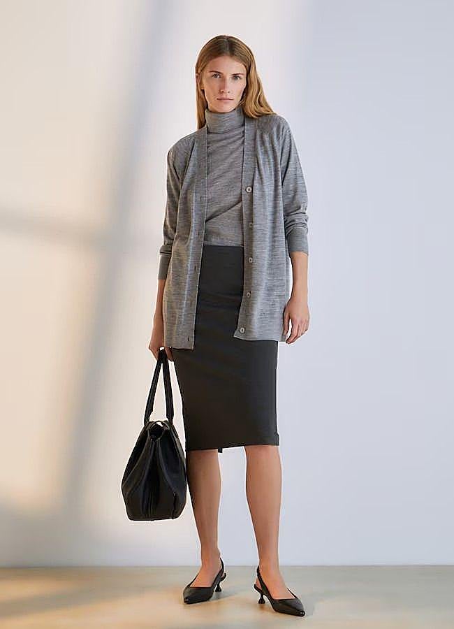 Imagen - Total look gris con falda lápiz y jersey de cuello alto