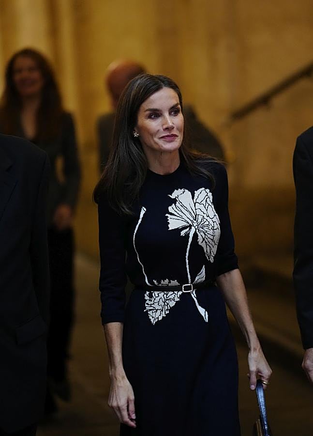 Imagen - La reina Letizia con un vestido de punto de Galcon. / LIMITED PICTURES
