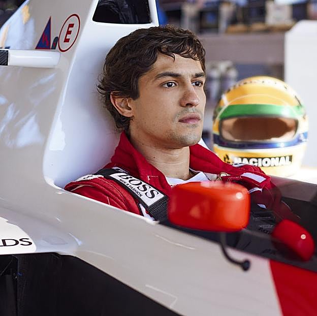 Gabriel Leone como Ayrton Senna en la minisere que repasa su biografía.