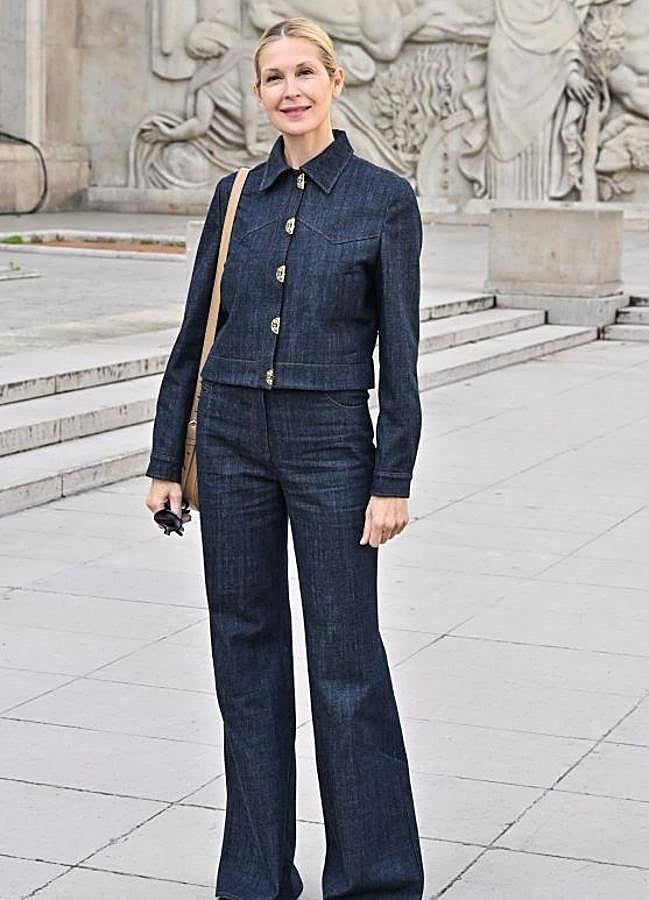 Imagen - Total look denim con conjunto de chaqueta y pantalón vaquero/@kellyrutherford