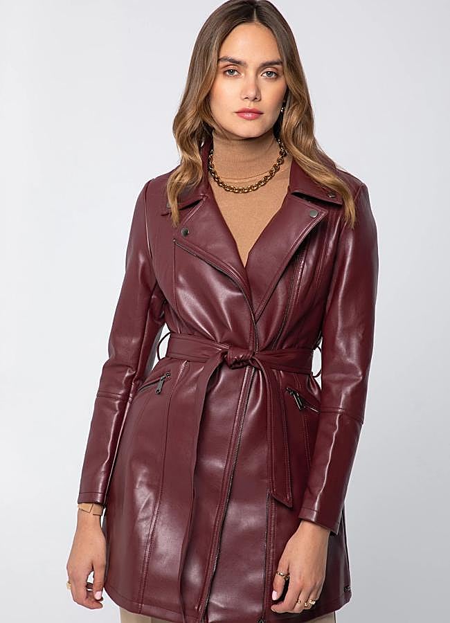 Imagen - Gabardina burdeos corta efecto piel