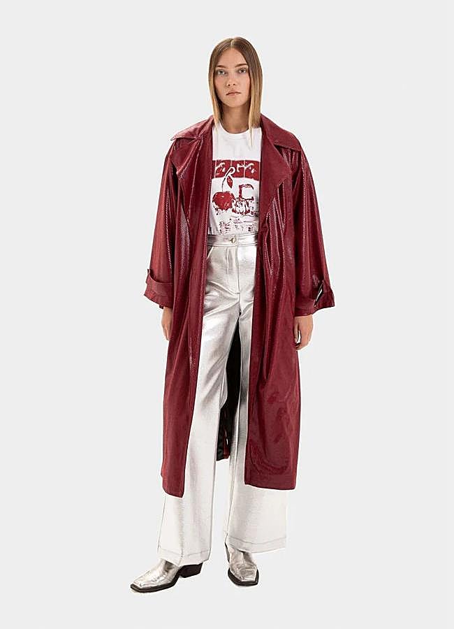 Imagen - Gabardina burdeos efecto piel acharolada