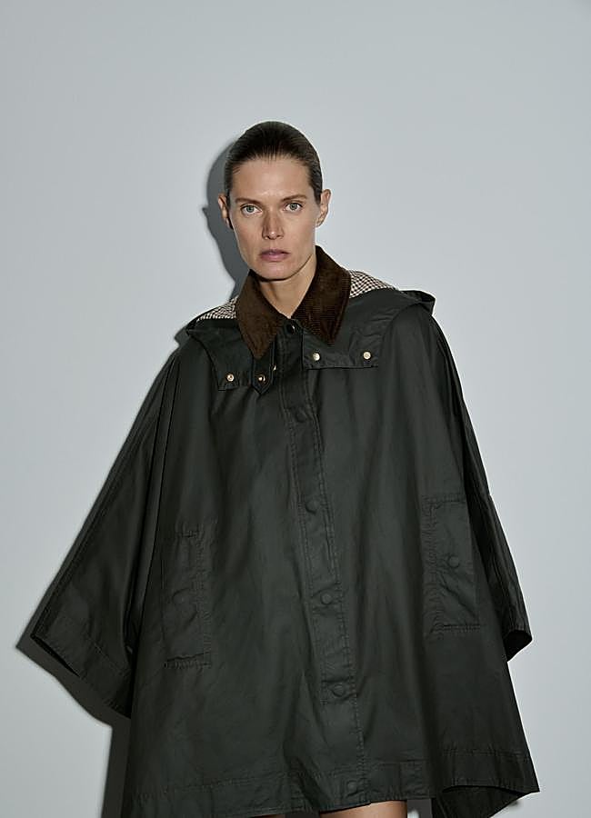 Imagen - Capa oversize estilo parka encerada