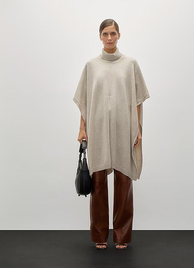 Imagen - Capa larga con cuello alto