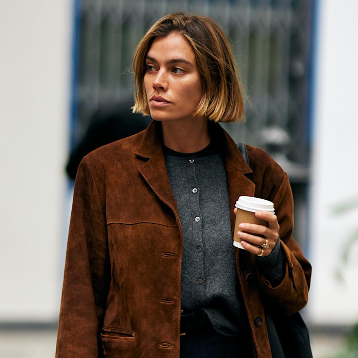 Mujer con look otoñal