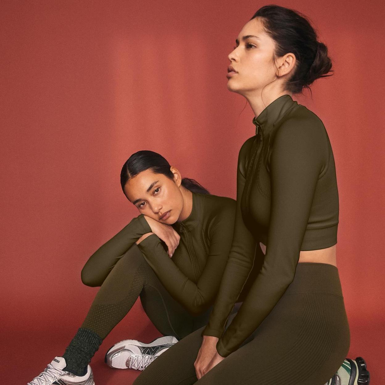 Mujeres con ropa deportiva. 