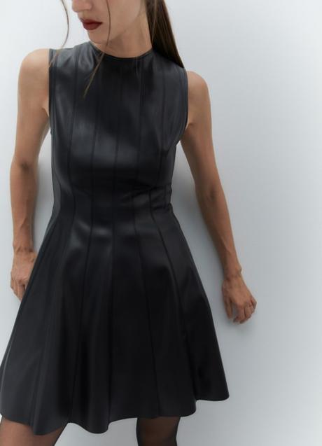 Imagen - Vestido negro efecto piel de Sfera (39,99 euros)