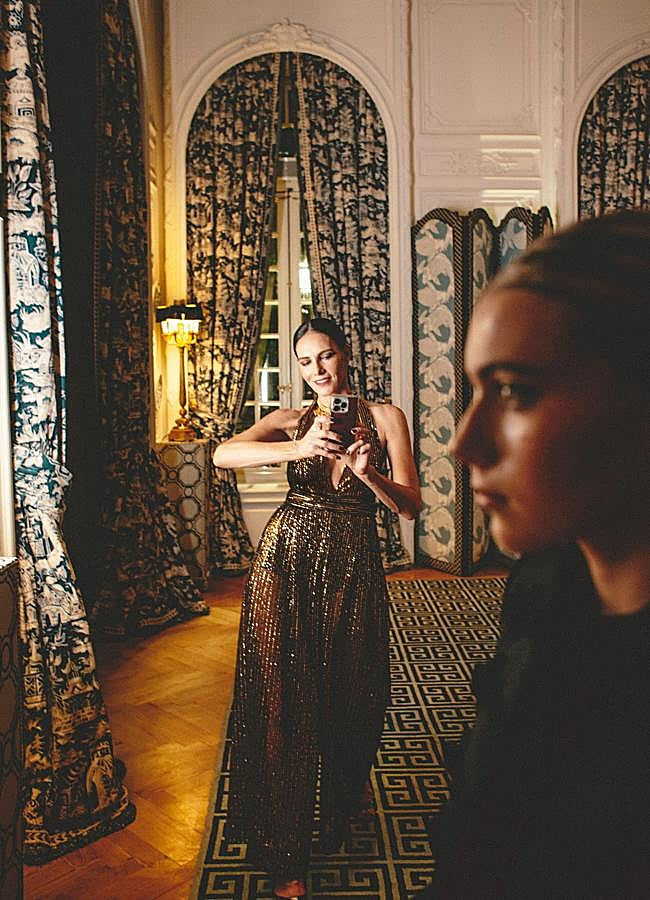 Imagen - Un momento de complicidad entre Adriana Abascal y su hija Jimena antes de los Premios Mujerhoy. Foto: Lupe de la Vallina.