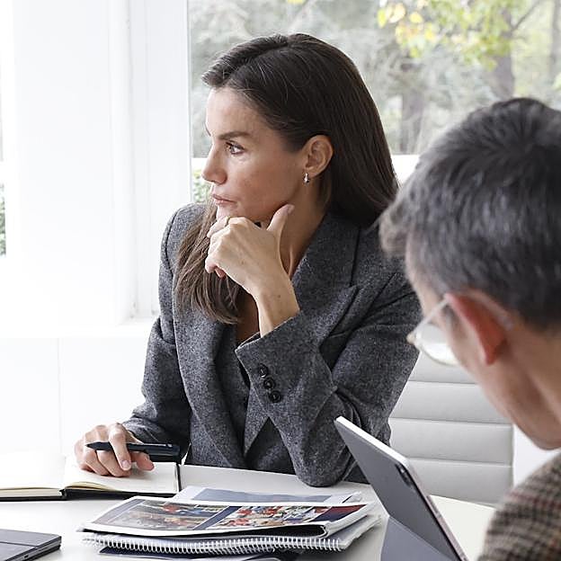 La reina Letizia no deja de trabajar por los afectados de la DANA: ayuda directa, comida para las víctimas y apoyo emocional