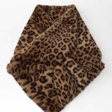 Imagen secundaria 1 - Chal flecos con lana (25,95€)/ Bufanda efecto pelo estampado animal (25,95€)/ Estola punto combinado efecto pelo (25,95€)