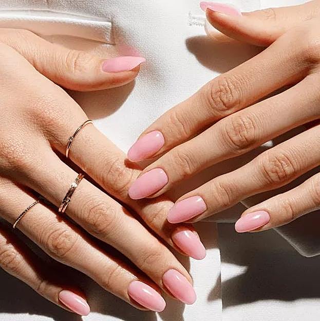 Esmalte Milky Effect Blush de Naonail. Precio: 8,99 euros