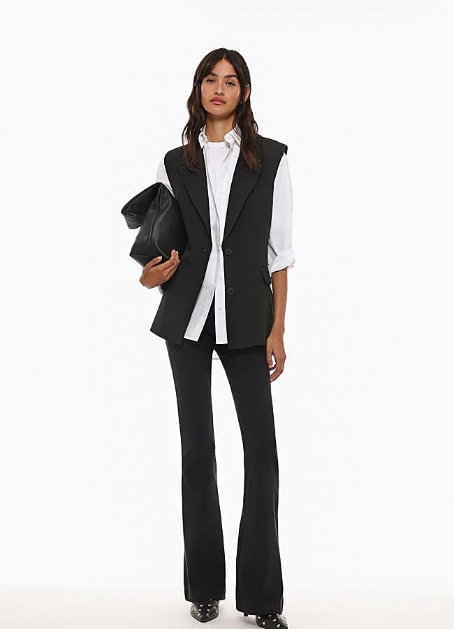 Imagen - Pantalones flare color negro