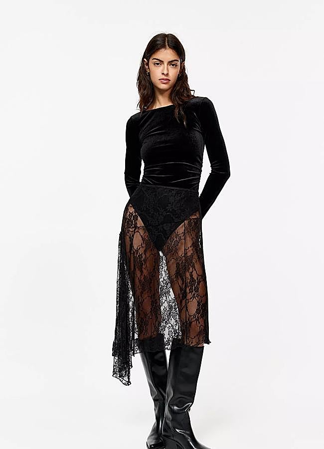 Imagen - Falda con semitransparencias de Pull&Bear, 22,99 euros.