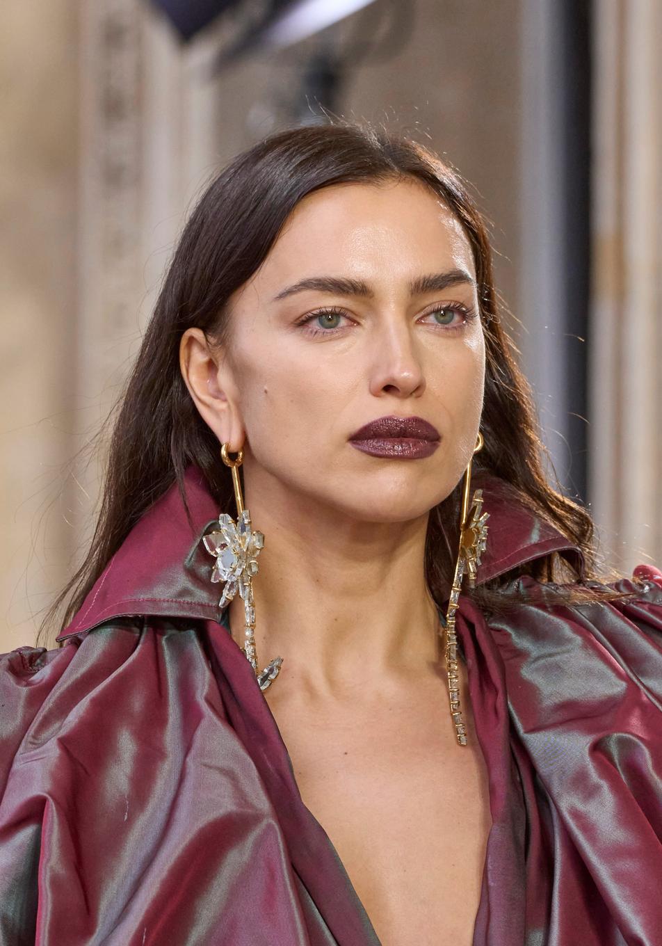 Maquillaje burdeos: el favorito de las mujeres +50 porque es sencillo y muy favorecedor