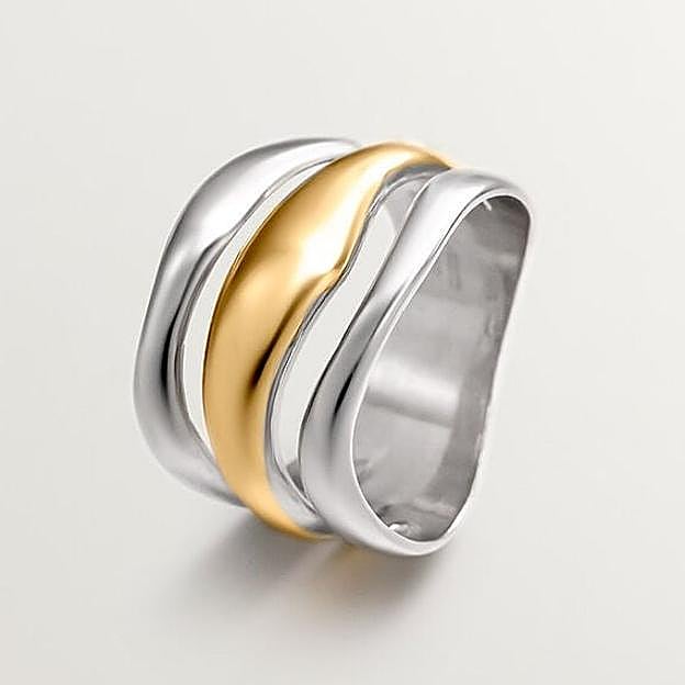 Anillo de Aristocrazy que combina plata 925 y plata 925 bañada en oro amarillo de 18K (119 euros).