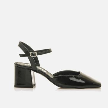 Imagen secundaria 1 - La chaqueta de Zara, los zapatos de Mustang y la falda de Mango.