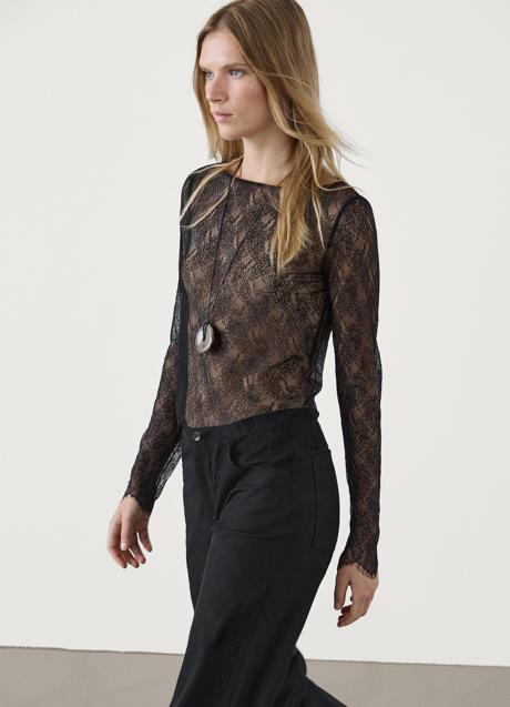 Imagen - Camisa negra de Massimo Dutti (39,99 euros)
