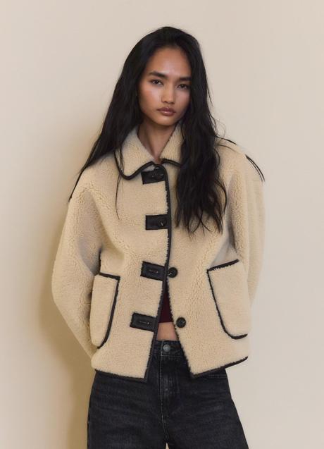 Imagen - Chaqueta de borreguito de Stradivarius (79,99 euros)