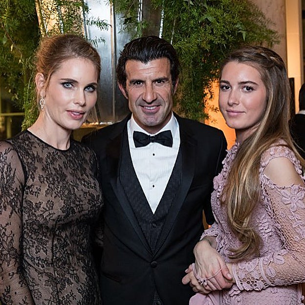 Daniela Figo junto a sus padres en el Baile de Debutantes. 