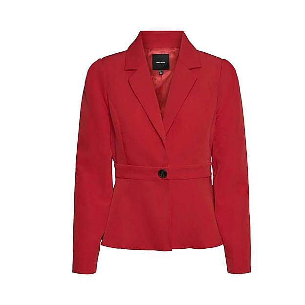 Imagen principal - Blazer ajustada peplum de Vero Moda (34,99€ en Cortefiel)/ Top bandeau en tul plisado de H&M (49,99€)/ Vestido peplum satén pesado (79,95€)