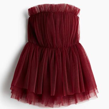 Imagen secundaria 1 - Blazer ajustada peplum de Vero Moda (34,99€ en Cortefiel)/ Top bandeau en tul plisado de H&M (49,99€)/ Vestido peplum satén pesado (79,95€)